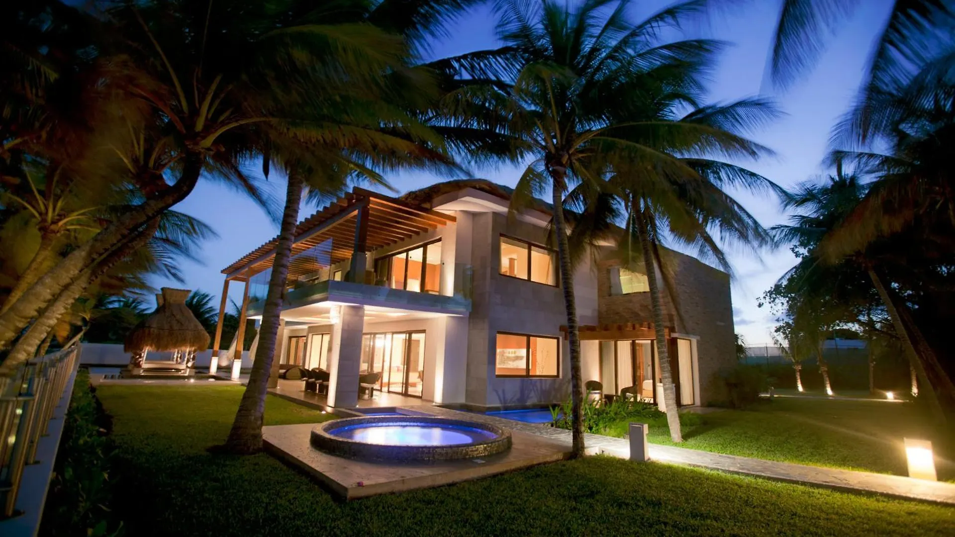 Azul Villa Esmeralda Puerto Morelos Mexico