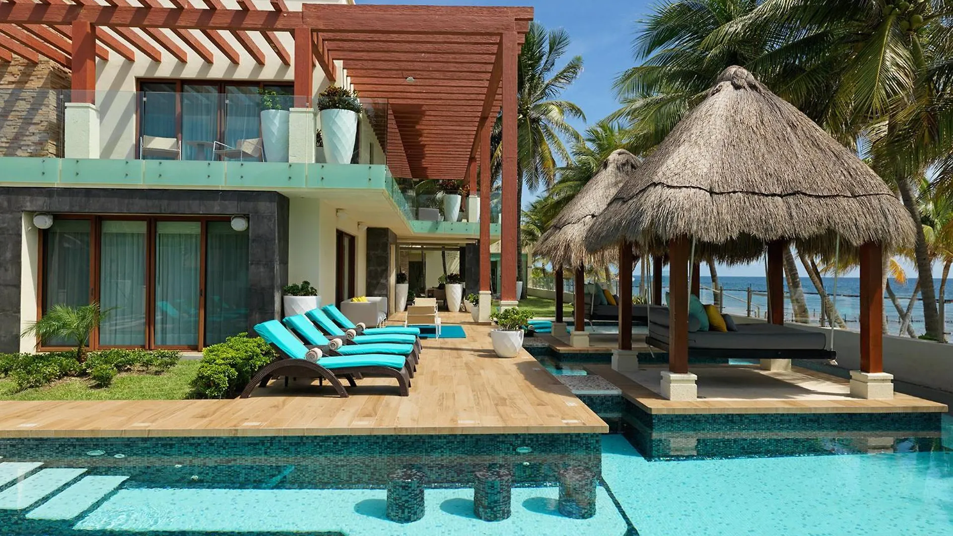 Azul Villa Esmeralda Puerto Morelos
