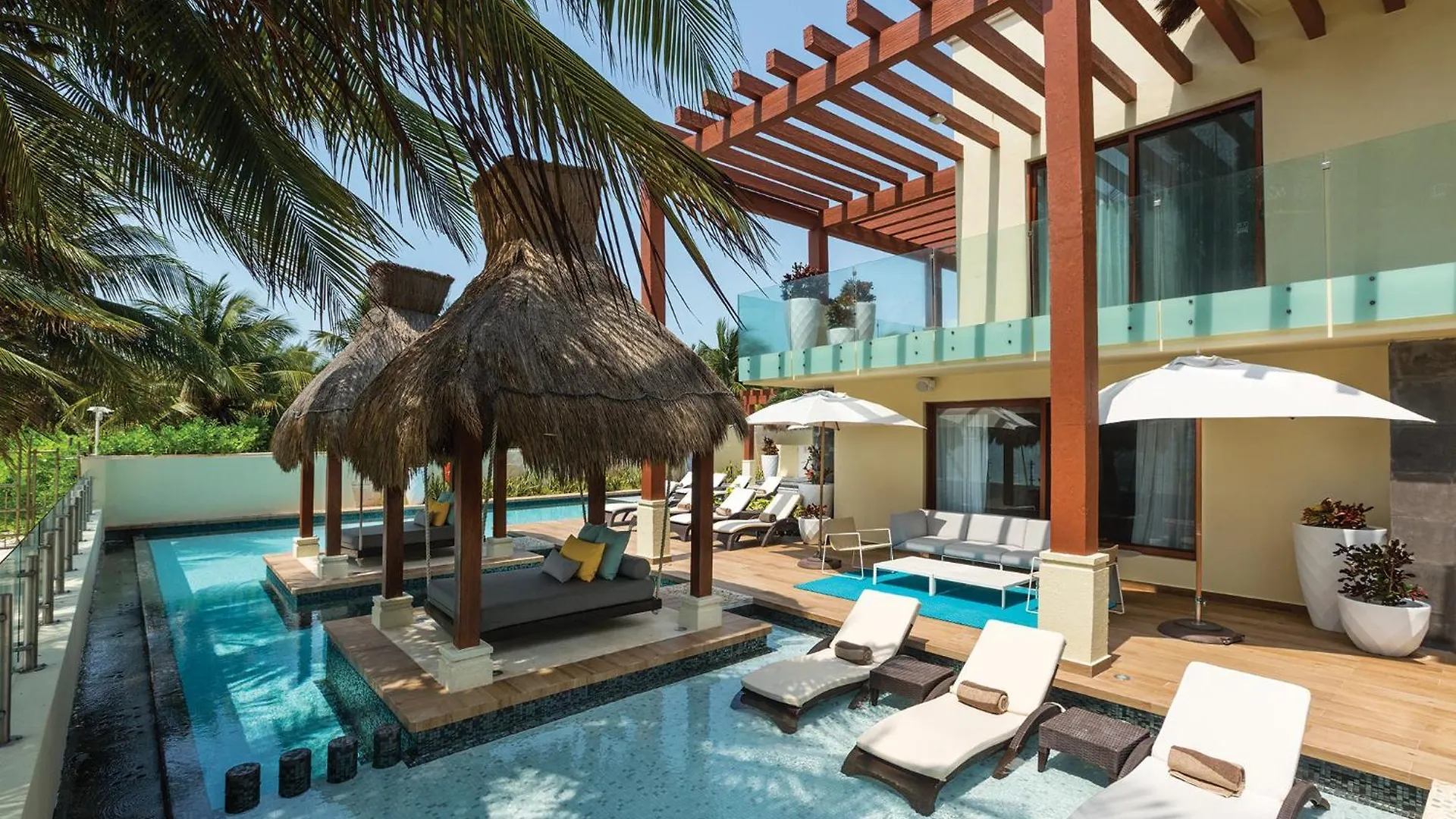 Azul Villa Esmeralda Puerto Morelos