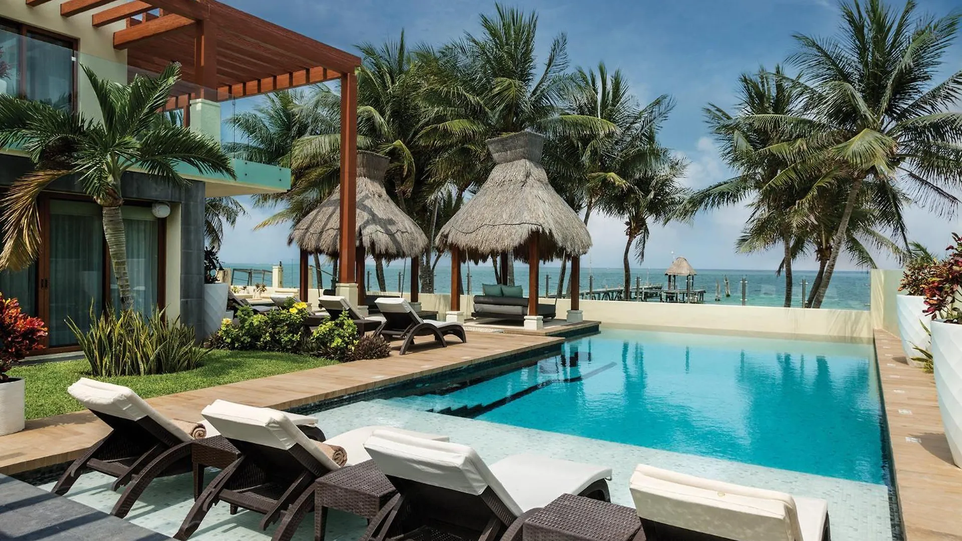 Azul Villa Esmeralda Puerto Morelos Mexico
